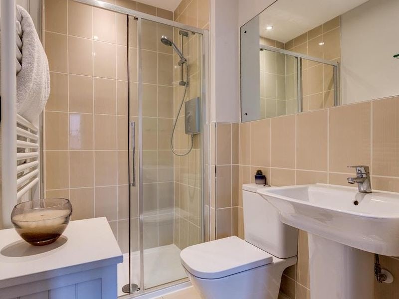 4 Whitley Way - Master En-suite