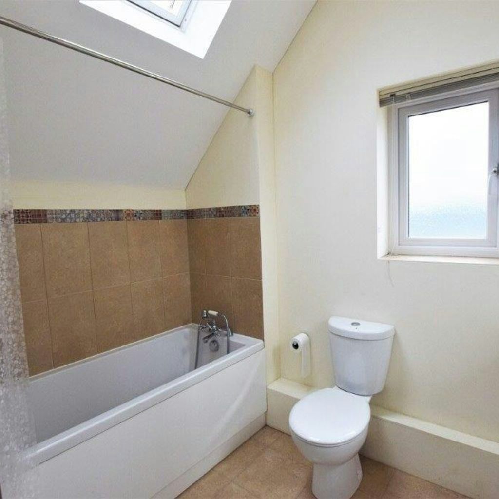 Butterwell House - Family Bathroom