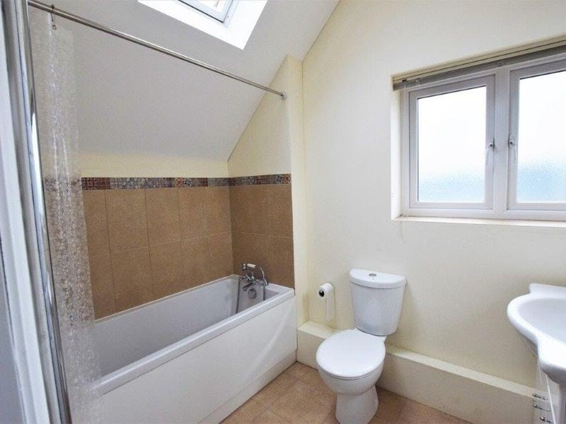 Butterwell House - Family Bathroom