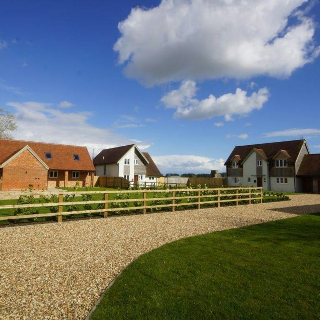 Butterwell House - Courtyard Settings