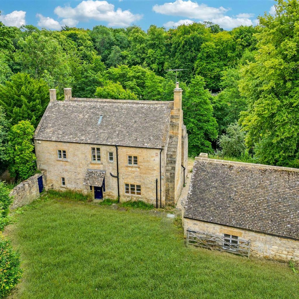 Wells Head Farmhouse - Main (drone shot)